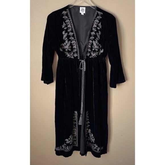 Black Velvet Duster Kimono S Embroidered Floral Boho Whimsigoth Festival Witchy - Picture 2 of 7